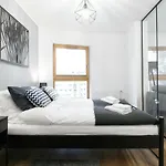 Apartament 27A